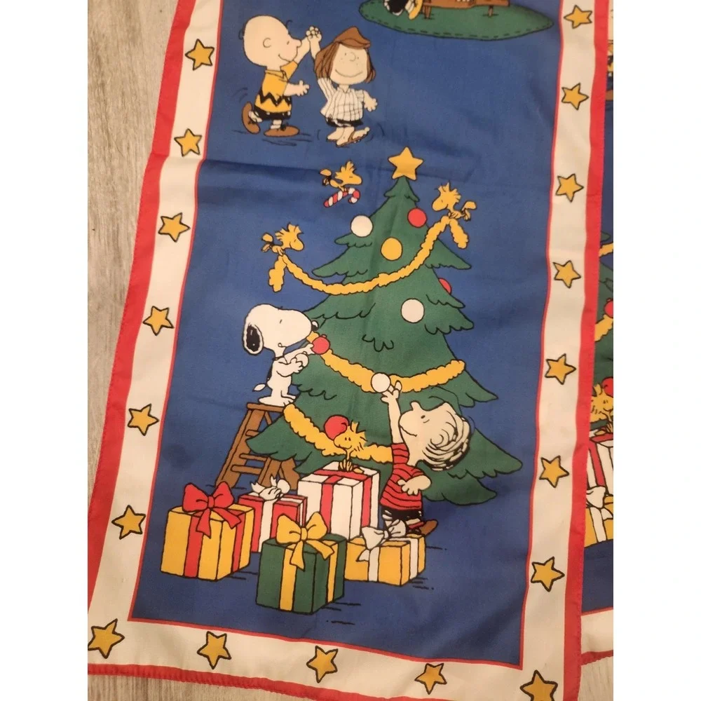 Vtg. Peanuts Snoopy Christmas Oblong Scarf Made In Italy 100% Polyester 53